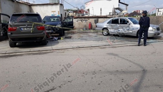 Tiranë, 'BMW' me shpejtësi përplas 'Benz-in' dhe merr para kalimtarët, 4 të plagosur /VIDEO