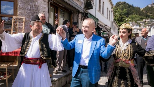 Çelja e sezonit turistik në Gjirokastër, Meta mes këngëve e valleve: I mundur rekomandimi pozitiv për negociatat