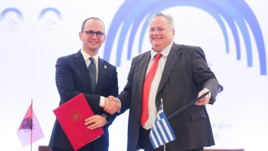 Greqia njeh patentat shqiptare, firmoset marrëveshja në Athinë