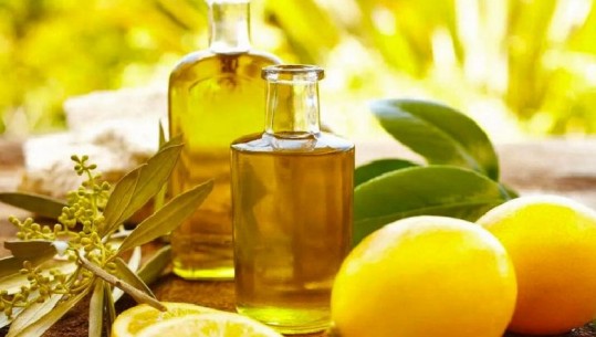 Jepini fund lodhjes gjatë ditës, vaji i ullirit me limon pastron organizmin tuaj