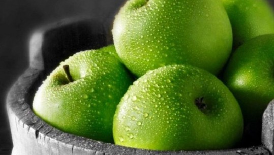 Jo vetëm dietike, ato rinojnë organizmin, njihuni me vlerat e mollëve jeshile