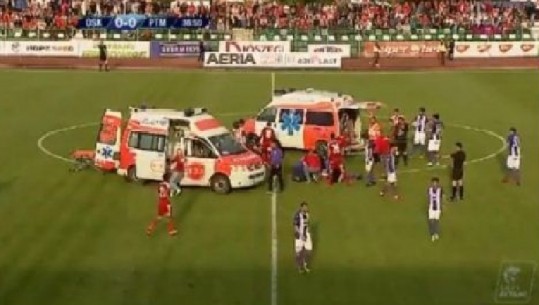 VIDEO/ Përplasje “horror” në Rumani, futbollisti dërgohet me spital pa vetëdije