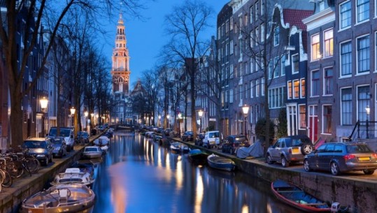 Amsterdami, joshja e turistëve nga e gjithë bota/FOTO