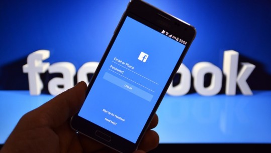 'Facebook' hakmerret ndaj llogarive të rreme pas skandalit, mbyll 583 milionë profile