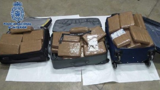 Spanjë, arrestohen katër shqiptarë me 86 kg kokainë dhe rreth 6 mijë euro