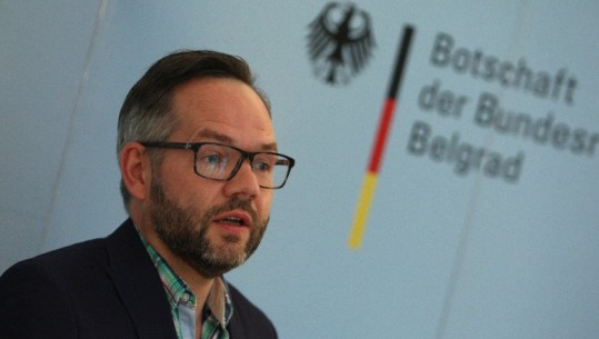 Ministri gjerman, Roth: Të hapen negociatat për Shqipërinë