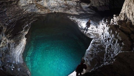 'Një udhëtim drejt të panjohurës', brenda shpellës më të madhe në botë/FOTO+VIDEO