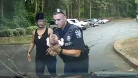 Polici hero shpëton foshnjen që po mbytej, kamera e sigurisë filmon gjithçka/VIDEO
