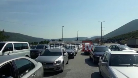 VIDEO/Fluks udhëtarësh në Morinë, po punohet me procedurë të përshpejtuar
