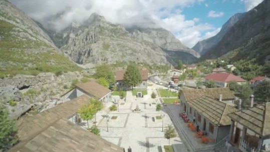 Rama publikon videon: Shikoni transformimin e Alpeve shqiptare në 120 sekonda, vend i jashtëzakonshëm