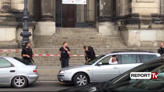 Gjermani, oficeri i policisë qëllon me armë një person në Katedralen e Berlinit