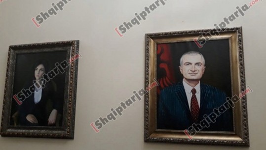 Ruçi vendos portretin e Ilir Metës në Kuvend, Presidenti mes ish-kryeparlamentarëve/FOTO