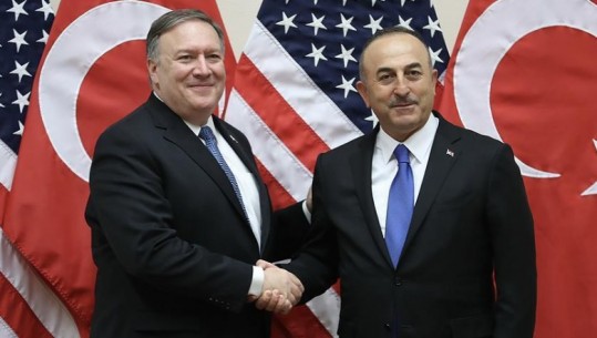 Mike Pompeo dhe ministri i Jashtëm turk takohen në Uashington