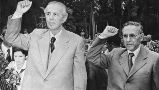 Hoxha dhe Shehu, dëshirë dhe frikë për lidhjet me Italinë pas ’70-s          