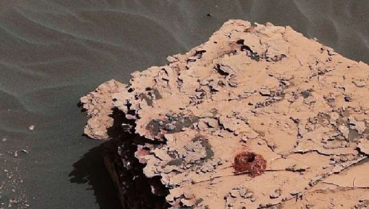 NASA bën zbulimin e madh: Gjurmë jete në Mars