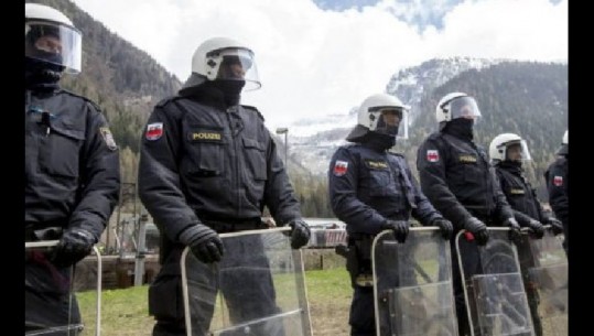 Austria në alarm nga refugjatët/Stërvitje e përbashkët ushtri-polici për të përballuar fluksin