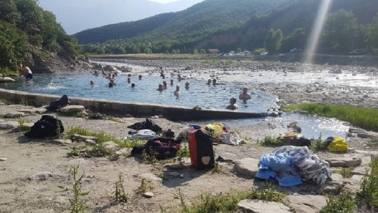 Foto/ Ujërat termalë të Bënjës, vizitorë edhe nga Finlanda e largët