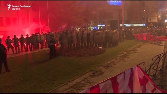 Protesta në Maqedoni kundër marrëveshjes me Greqinë për emrin e ri, policia përdor gaz lotsjellës 