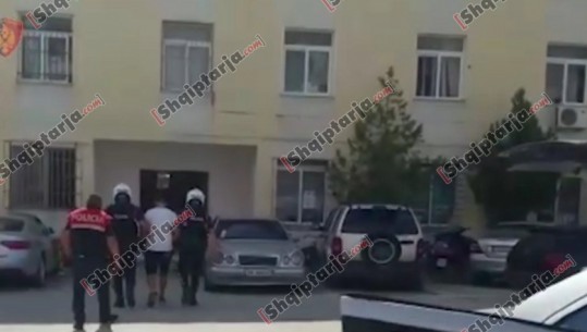 Vlorë/ Thyen masën e arrestit, qarkullonte me armë zjarri në qytet, arrestohet 28-vjeçari