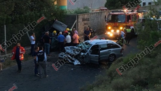 Aksident në Shkodër, 2 makina përplasen ‘kokë më kokë’, 7 të plagosur, shoferi 90’ i bllokuar/ VIDEO