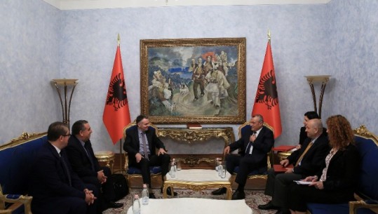 Kreu i parlamentit Ruçi pret drejtorin e përgjithshëm të EBU: Shqipëria para portave të BE