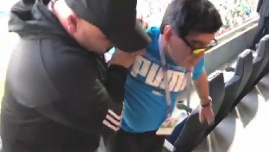 VIDEO/ Festoi kualifikimin e Argjentinës, Maradona në gjendje shoku