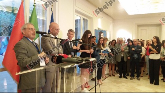 Ambasada Italiane shpall tre fituesit e Çmimit “Musine Kokalari”: Stela Peraj, Dea Qallimi,  Kostandina Sidheri