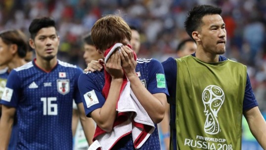 U larguan nga Botërori, tifozët dhe futbollistët japonezë japin leksione pastërtie