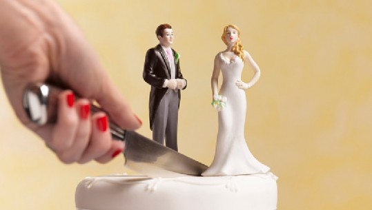 Studimi: Çiftet që harxhojnë shumë për dasmën, shkojnë drejt divorcit 