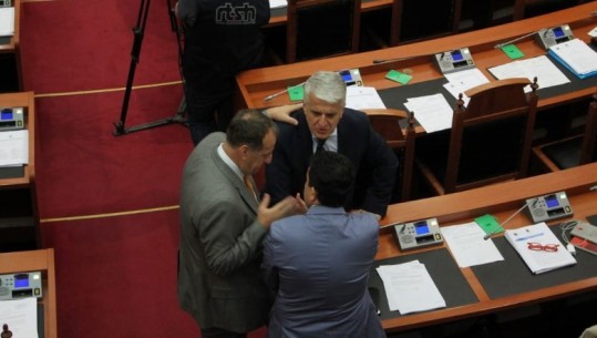 Nuk votoi ligjin për Teatrin, Majko rikthehet në Kuvend, çfarë diskuton me Peleshin?