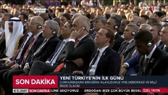 Foto-Lajm/ Rama në ceremoninë e Erdogan, krah më krah me kryeministrin rus Dimitri Medvedev