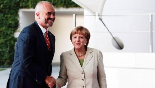'Grua, Lidere dhe Mike e Mrekullueshme', Rama dedikim Merkelit