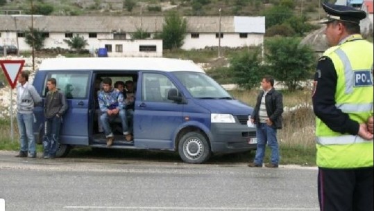 Ndalohen në Maliq 8 refugjatë pas ndjekjes nga policia për 27 kilometra nga Bilishti