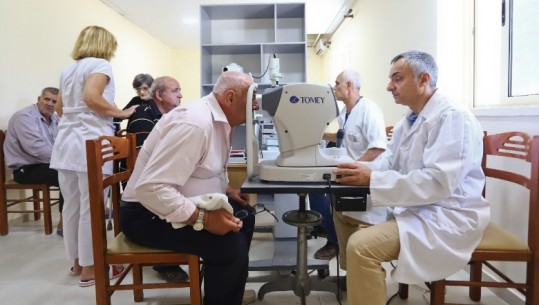 Nisma e Manastirliut për vizita e syze falas, pas Tiranës, përfitojnë edhe banorët e Shtëpisë së të Moshuarve në Shkodër