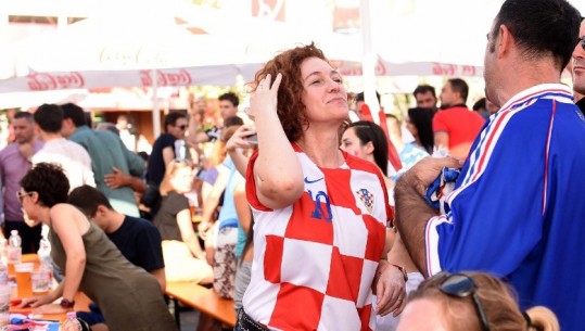 Momente pikante nga finalja e Botërorit, tifozja speciale e Kroacisë e merr me sportivitet humbjen (Foto-reagimi)