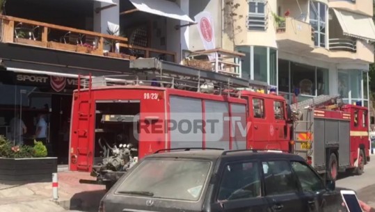Zjarri përfshin lokalin në qendër të Sarandës, s’ka të lënduar