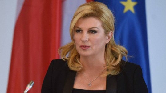 Mbërrin në Tiranë Presidentja kroate, zbardhet axhenda e vizitës