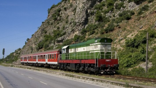 Shqipëria 100 vite pas, i vetmi vend në Ballkan pa trena elektrikë