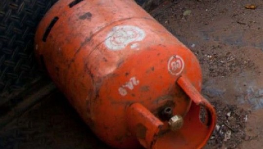 Gjirokastër, shpërthen bombola e gazit në banesën 4 katëshe, s’ka të lënduar