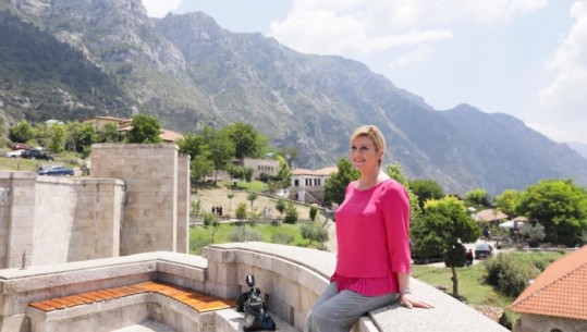 Meta fton presidenten kroate të vizitojë Krujën, Kitaroviç ulet në karrigen e Skënderbeut 