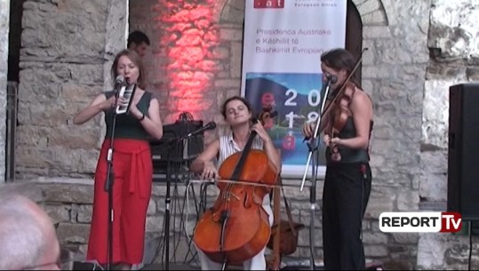 Muzikë nga të gjitha trevat shqiptare, nis Festivali Multikulturor në Berat