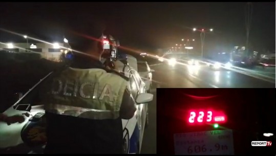 Po “fluturonte” në autostradën Tiranë-Durrës, policia ndalon shoferin me 223 km/h (VIDEO)