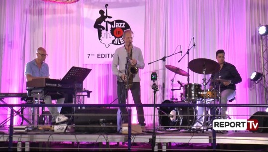 Festivali Ndërkombëtar i Jazz-it/ Grupi belg bën për vete audiencën shqiptare 