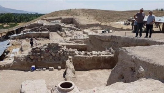 Turqi, zbulohet tempulli helen 2,100 vjeçar