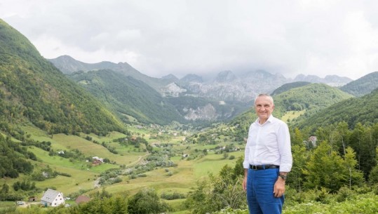 Meta viziton Alpet: Një mrekulli, turistët i gëzohen rrugës së re 