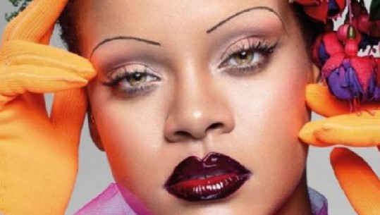 Rihanna rikthen trendin që urrejnë të gjitha femrat, vetulla të holla si fije peri