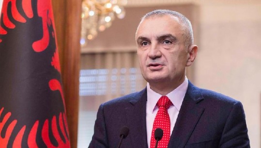 Dekretohet ligji që zyrtarizon mësimin shqip në diasporë