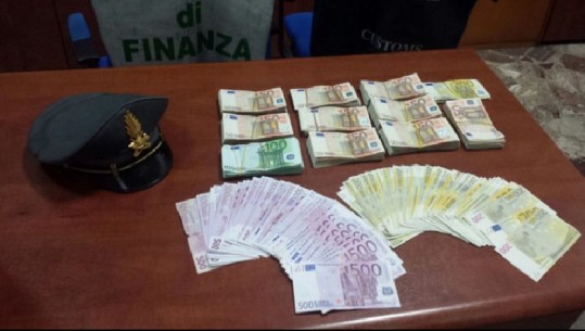 Itali/ Sekuestrohen 156 mijë euro në Bari, po niseshin drejt Shqipërisë, në pranga 7 persona
