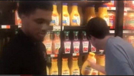 Gjesti i shitësit ndaj të riut autik prek familjarët, i dhurojnë një jetë të re (Video)