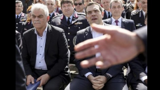 Zjarret me 90 të vdekur në Greqi, vjen dorëheqja e parë në qeverinë 'Tsipras'